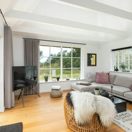 Enchanting Thatched Home In Skagen Dunes *