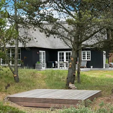 Enchanting Thatched Home In Skagen Dunes *