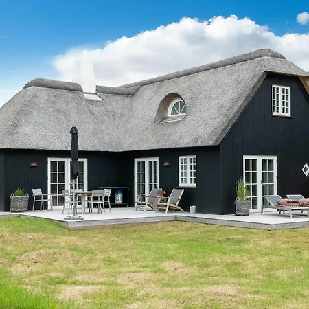 Enchanting Thatched Home In Skagen Dunes 度假居 *