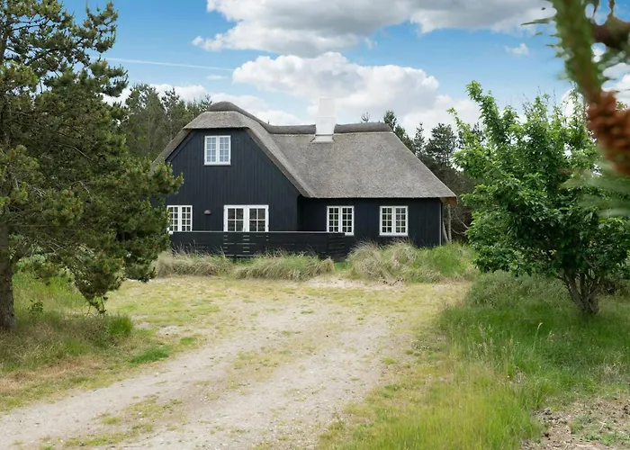 Сasa de vacaciones Enchanting Thatched In Dunes Skagen