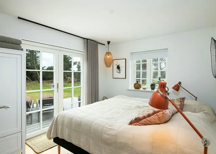 Сasa de vacaciones Enchanting Thatched In Dunes *